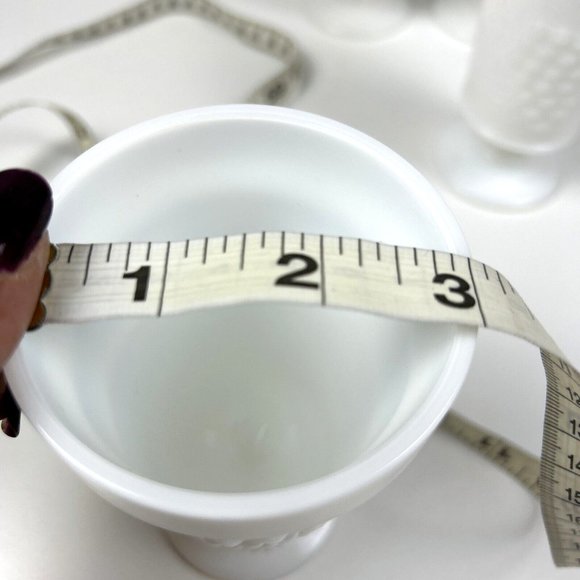 Vintage Set of 4 White Milk Glass Footed Goblets Grapes & Leaves Pattern - Picture 8 of 8